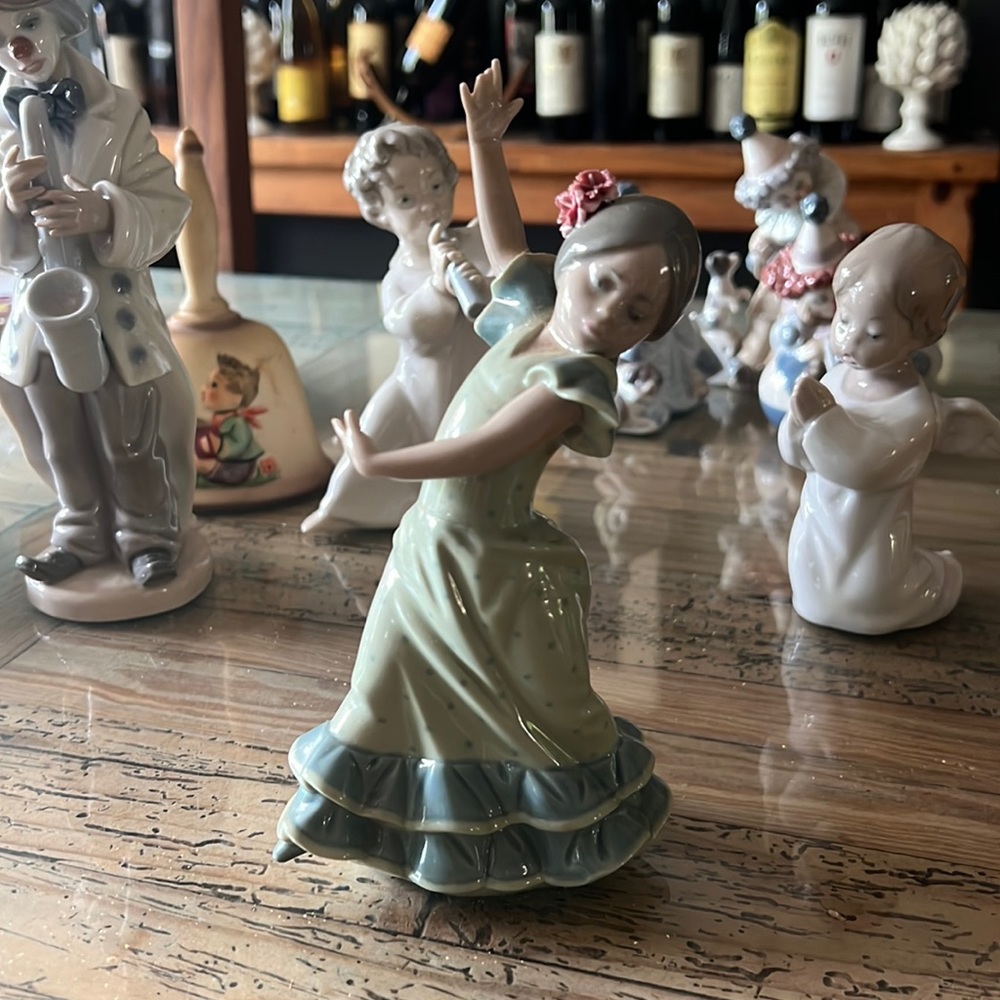 Lolita Flamenco Dancer Girl Figurine